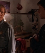 ROSWELL_-_E1X07_RIVER_DOG_247.jpg