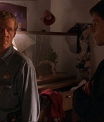 ROSWELL_-_E1X07_RIVER_DOG_248.jpg