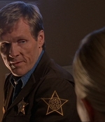ROSWELL_-_E1X07_RIVER_DOG_266.jpg