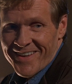 ROSWELL_-_E1X07_RIVER_DOG_270.jpg