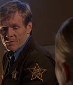ROSWELL_-_E1X07_RIVER_DOG_282.jpg