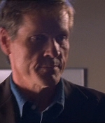 ROSWELL_-_E1X07_RIVER_DOG_293.jpg