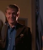 ROSWELL_-_E1X07_RIVER_DOG_303.jpg