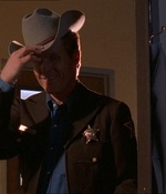 ROSWELL_-_E1X07_RIVER_DOG_304.jpg