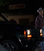 ROSWELL_-_E1X07_RIVER_DOG_307.jpg