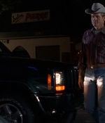 ROSWELL_-_E1X07_RIVER_DOG_310.jpg