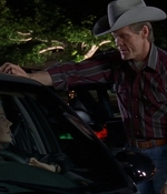 ROSWELL_-_E1X07_RIVER_DOG_315.jpg