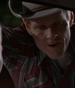 ROSWELL_-_E1X07_RIVER_DOG_318.jpg