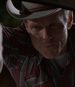 ROSWELL_-_E1X07_RIVER_DOG_320.jpg