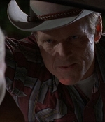 ROSWELL_-_E1X07_RIVER_DOG_323.jpg