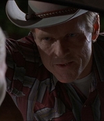 ROSWELL_-_E1X07_RIVER_DOG_324.jpg