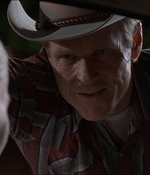 ROSWELL_-_E1X07_RIVER_DOG_325.jpg