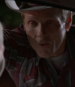 ROSWELL_-_E1X07_RIVER_DOG_326.jpg