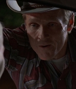 ROSWELL_-_E1X07_RIVER_DOG_327.jpg