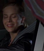 ROSWELL_-_E1X07_RIVER_DOG_330.jpg