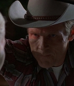 ROSWELL_-_E1X07_RIVER_DOG_332.jpg