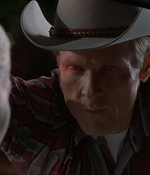 ROSWELL_-_E1X07_RIVER_DOG_334.jpg