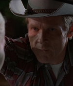 ROSWELL_-_E1X07_RIVER_DOG_337.jpg