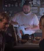 ROSWELL_-_E1X07_RIVER_DOG_348.jpg