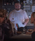 ROSWELL_-_E1X07_RIVER_DOG_351.jpg