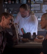 ROSWELL_-_E1X07_RIVER_DOG_364.jpg