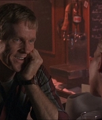ROSWELL_-_E1X07_RIVER_DOG_367.jpg