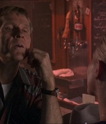 ROSWELL_-_E1X07_RIVER_DOG_368.jpg