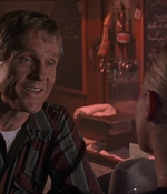 ROSWELL_-_E1X07_RIVER_DOG_376.jpg