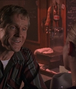 ROSWELL_-_E1X07_RIVER_DOG_378.jpg