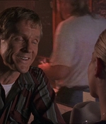 ROSWELL_-_E1X07_RIVER_DOG_379.jpg