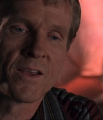 ROSWELL_-_E1X07_RIVER_DOG_382.jpg