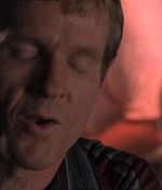 ROSWELL_-_E1X07_RIVER_DOG_384.jpg