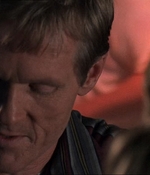 ROSWELL_-_E1X07_RIVER_DOG_387.jpg