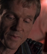 ROSWELL_-_E1X07_RIVER_DOG_390.jpg