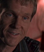 ROSWELL_-_E1X07_RIVER_DOG_392.jpg