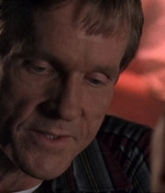 ROSWELL_-_E1X07_RIVER_DOG_394.jpg