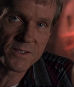 ROSWELL_-_E1X07_RIVER_DOG_399.jpg