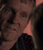 ROSWELL_-_E1X07_RIVER_DOG_406.jpg