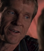 ROSWELL_-_E1X07_RIVER_DOG_409.jpg