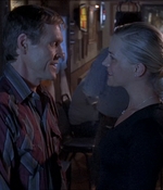ROSWELL_-_E1X07_RIVER_DOG_437.jpg