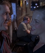 ROSWELL_-_E1X07_RIVER_DOG_450.jpg