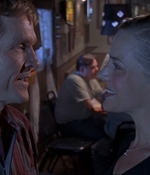 ROSWELL_-_E1X07_RIVER_DOG_451.jpg