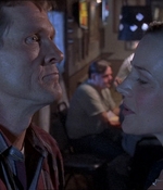 ROSWELL_-_E1X07_RIVER_DOG_459.jpg