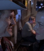 ROSWELL_-_E1X07_RIVER_DOG_468.jpg