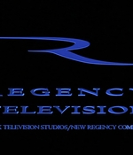 ROSWELL_-_E1X07_RIVER_DOG_473.jpg