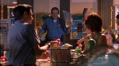 ROSWELL_-_E1X09_HEAT_WAVE_015.jpg