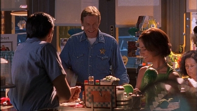 ROSWELL_-_E1X09_HEAT_WAVE_023.jpg