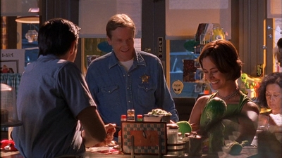 ROSWELL_-_E1X09_HEAT_WAVE_024.jpg