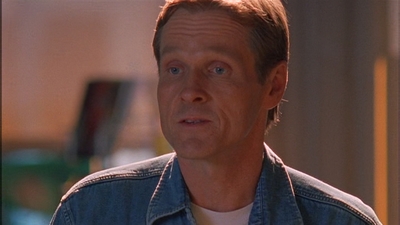 ROSWELL_-_E1X09_HEAT_WAVE_037.jpg