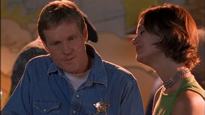 ROSWELL_-_E1X09_HEAT_WAVE_094.jpg